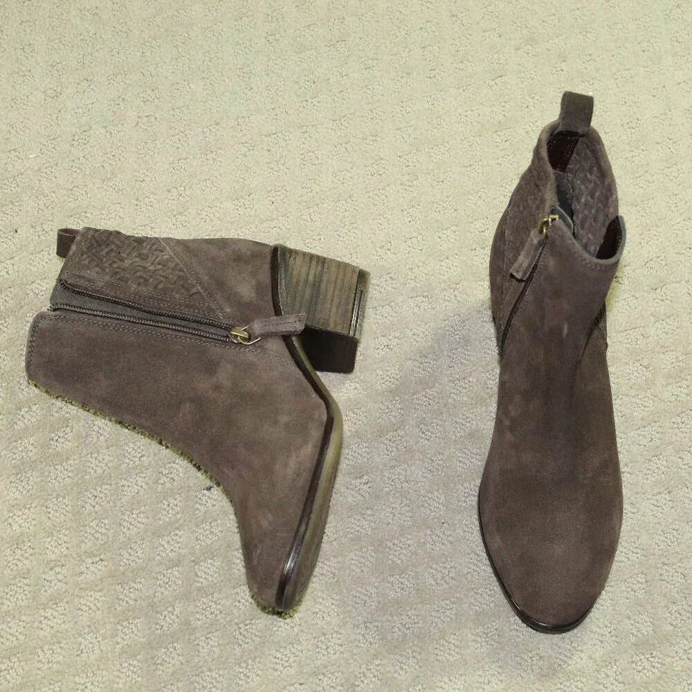 Joie Women's Size 8 Brown Suede Ankle w Weave Detail on Ankle Boots